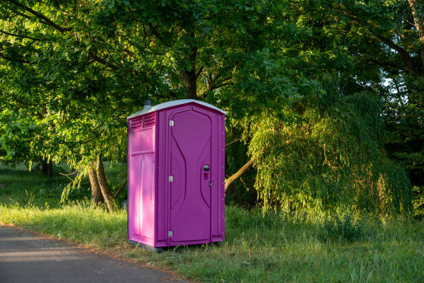 Porta potty delivery and setup in Atlanta, IL